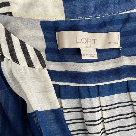 ⚠️LAST CHANCE LOFT Geometric Long Sleeve Top - Picture 4 of 4